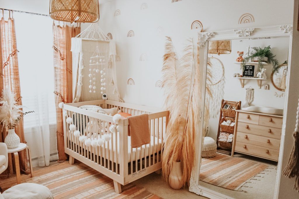 Habitación infantil boho melocotón