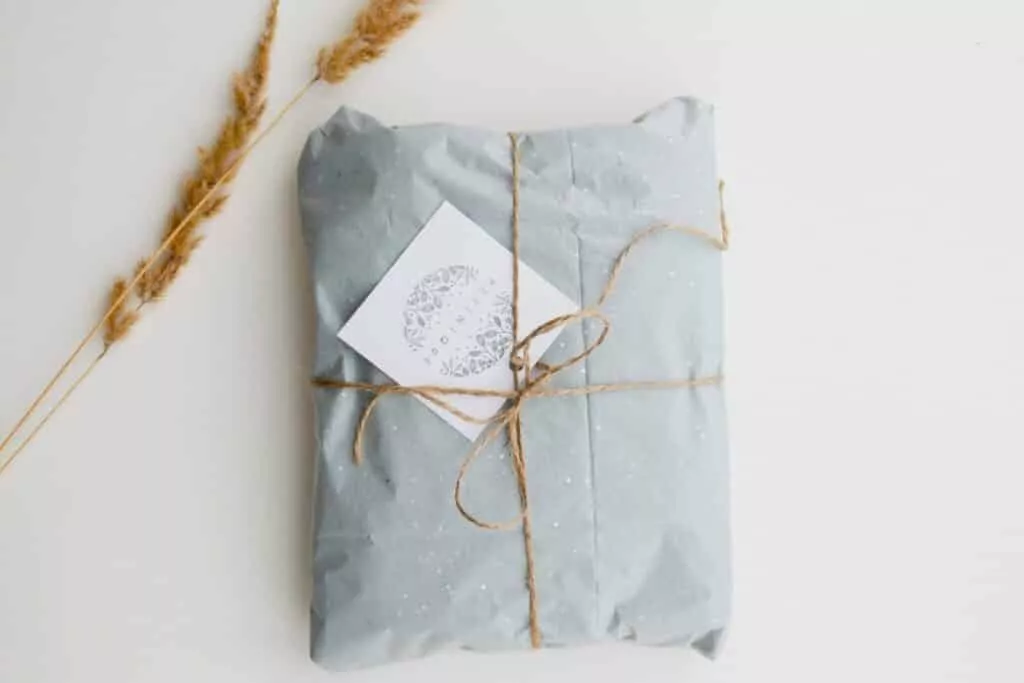 Idee per confezioni regalo uniche - carta crespa