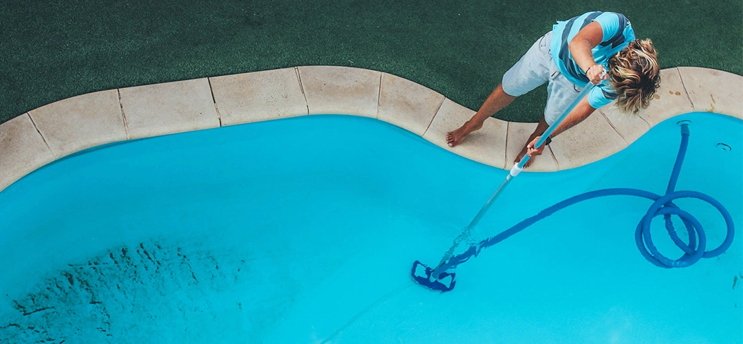 L'acqua verde della piscina significa che deve essere sostituita?