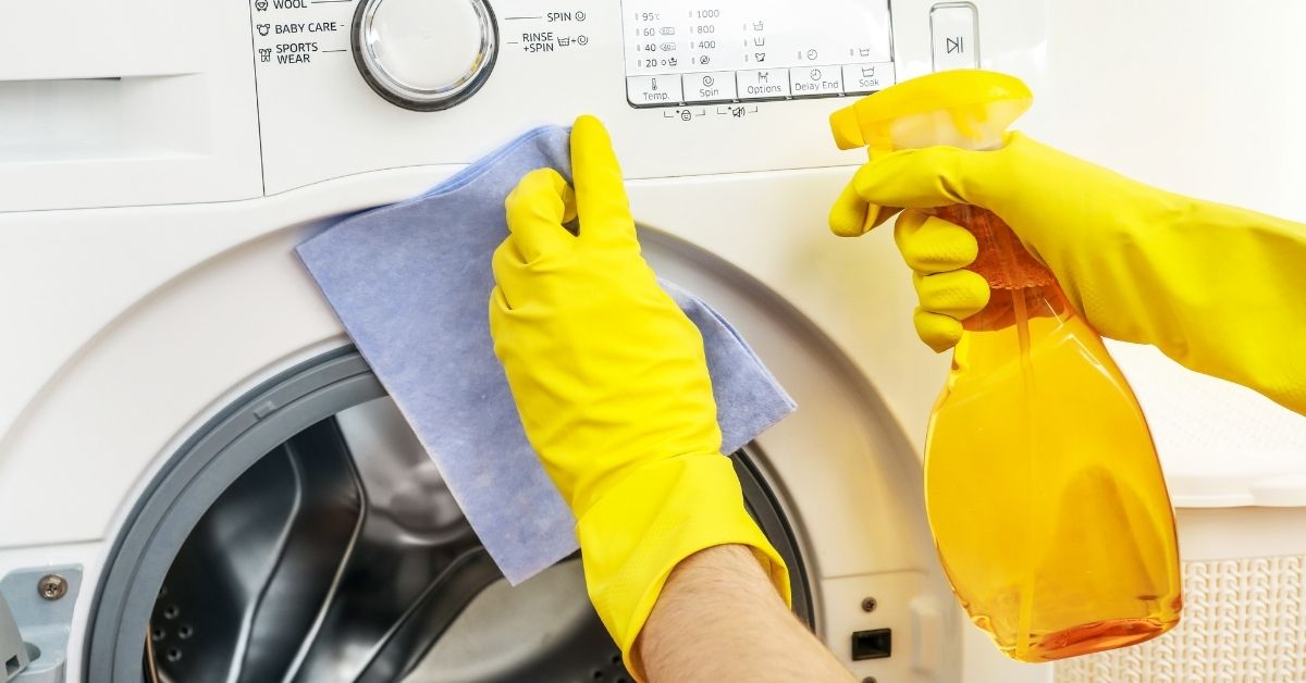 Cleaning washing machine with vinegar