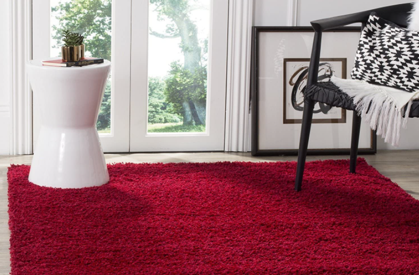 Un tapis rouge - dans quel intérieur est-il beau ?