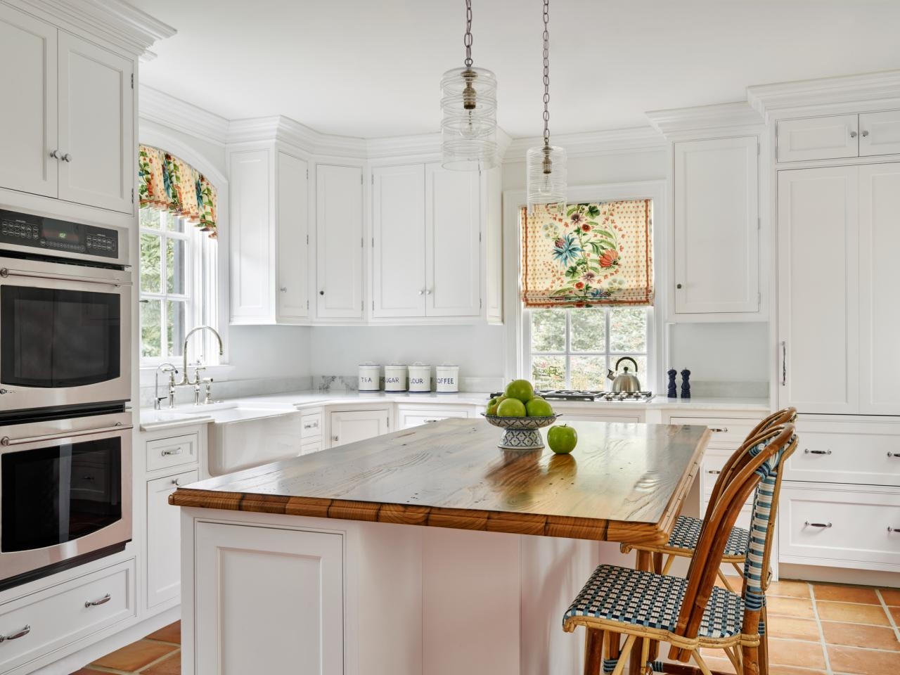 Hermosas cortinas de cocina hechas a medida