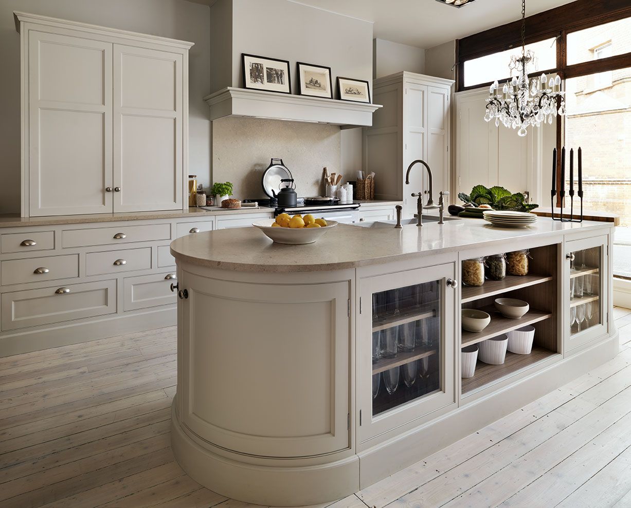 Una cucina classica beige