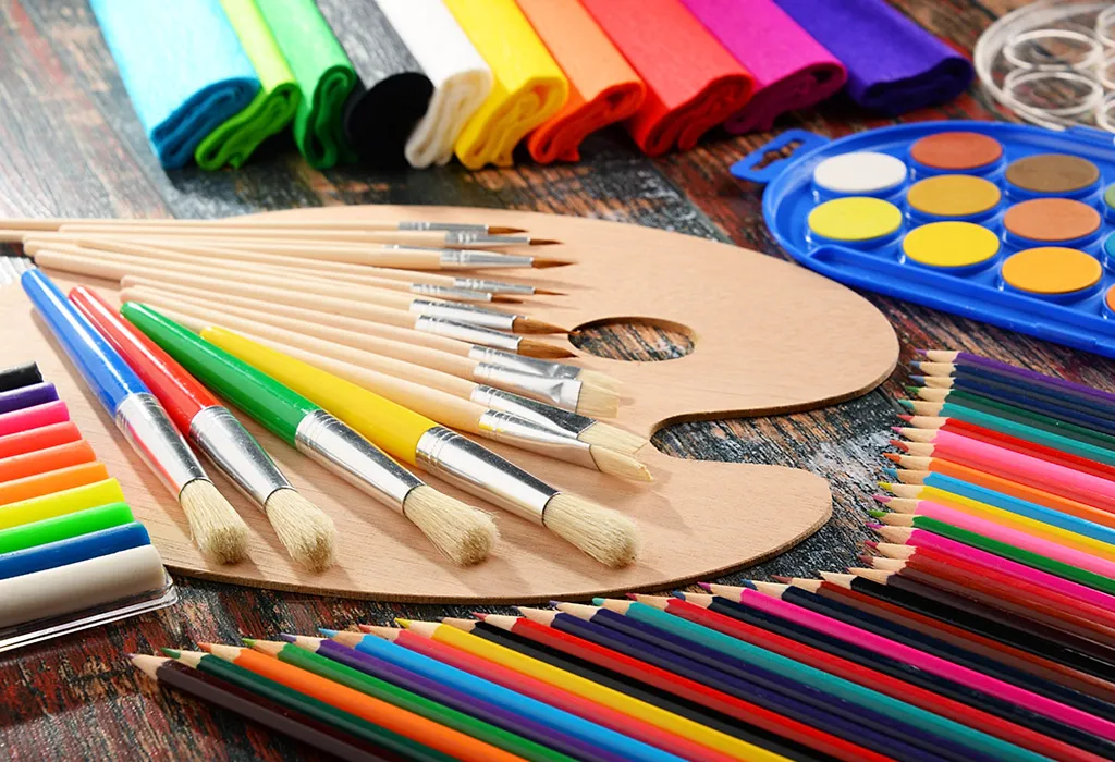 Crayones y pintura: un regalo perfecto para un niño de 2 años