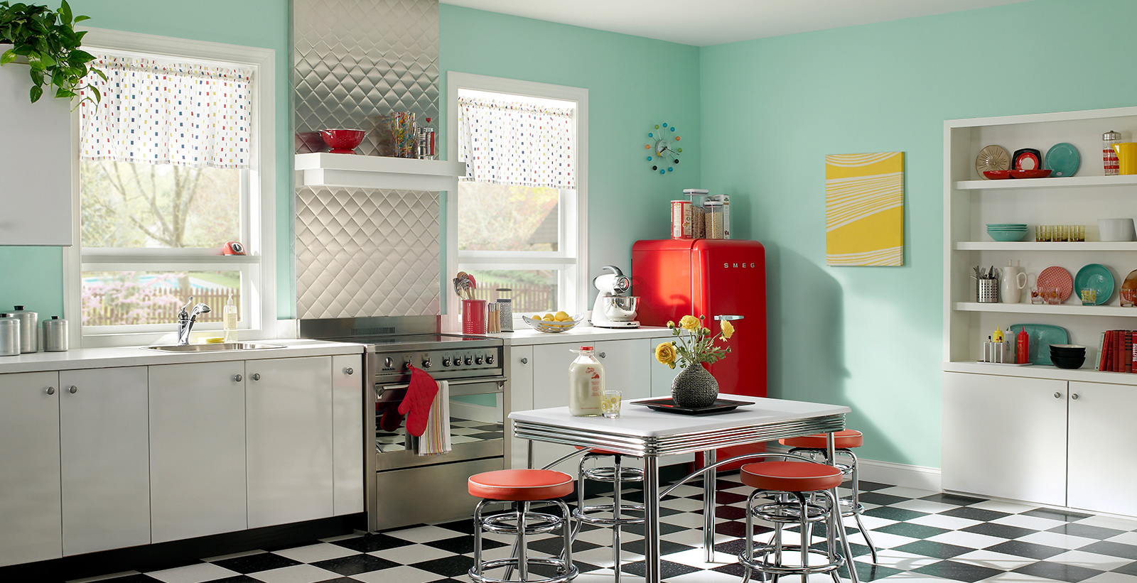 Cocina retro en colores pastel - verde menta