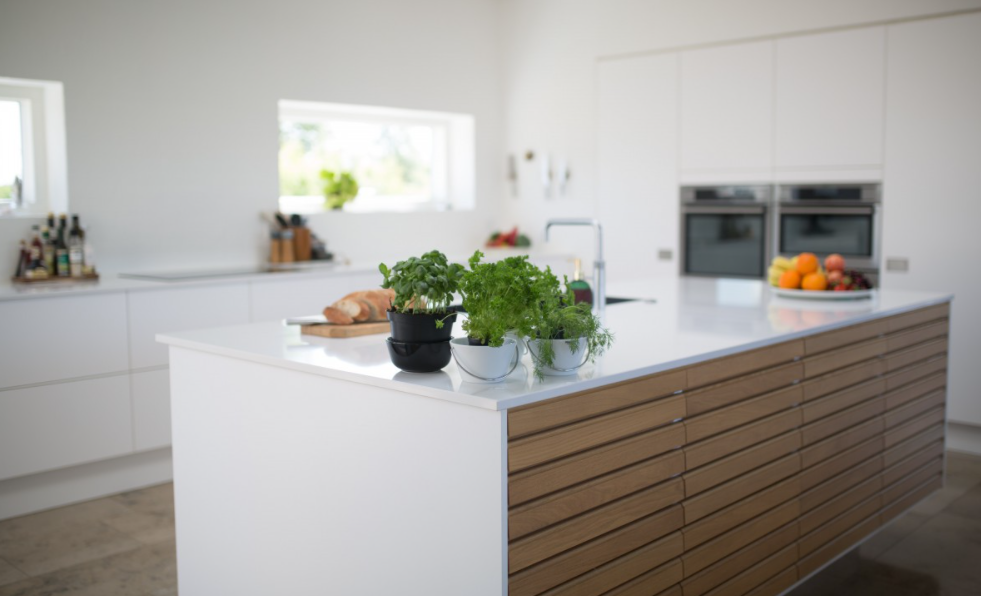 White Scandinavian style kitchen