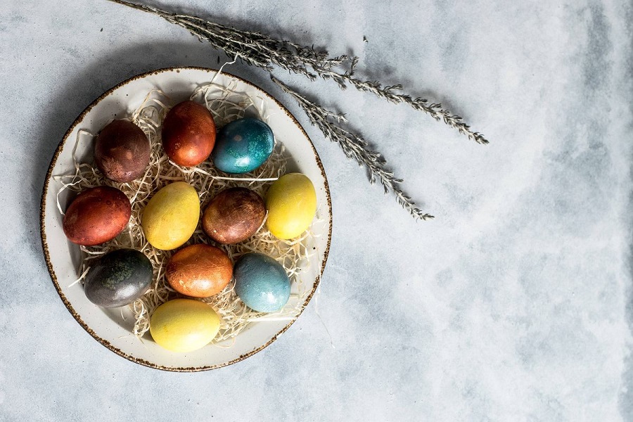 Uova di Pasqua coloranti naturali