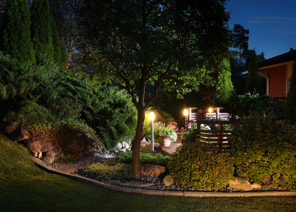 Giardino paesaggistico - ricordare circa l'illuminazione