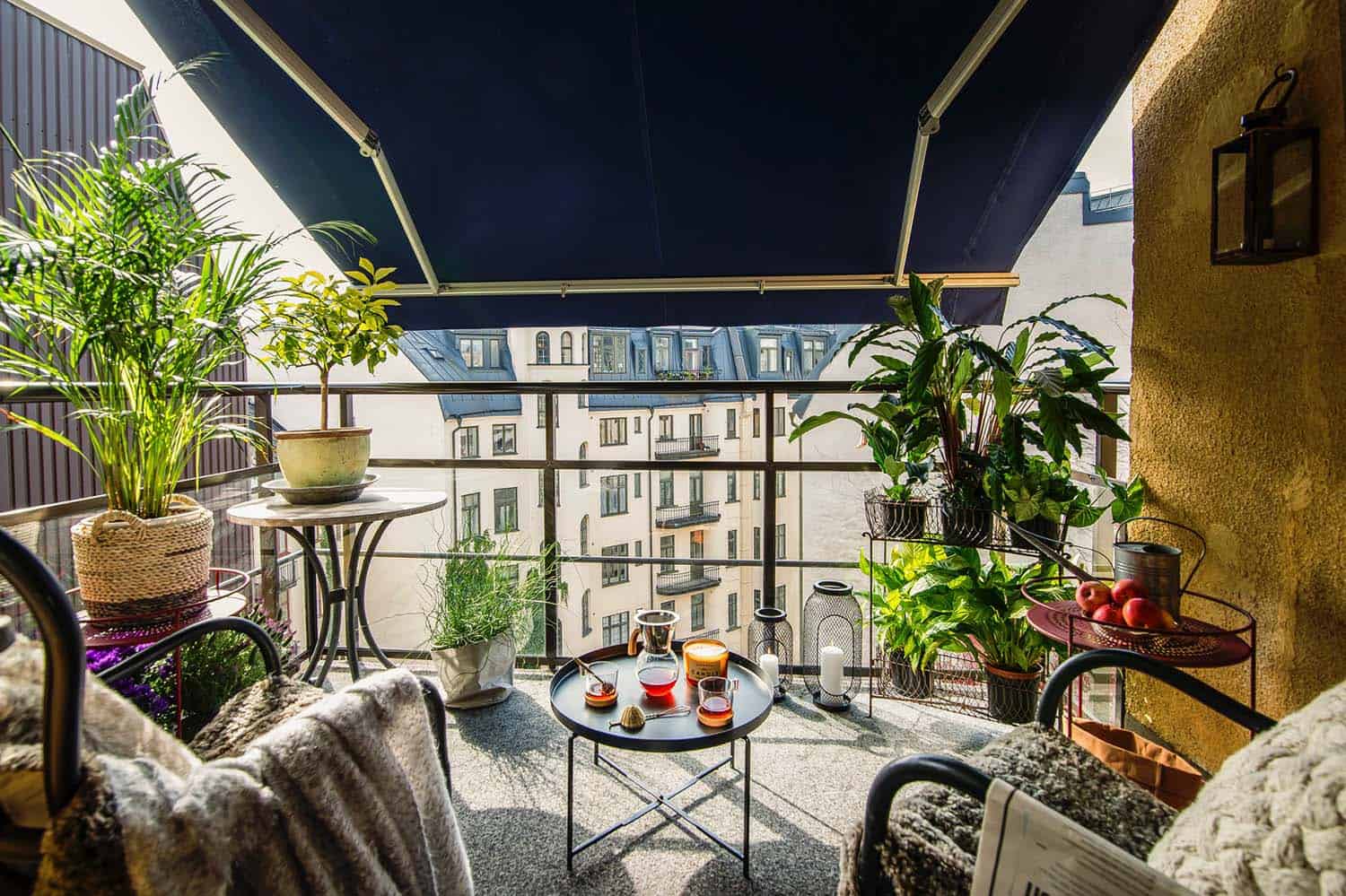 Cosa mettere sul balcone? Decorazioni estive e autunnali