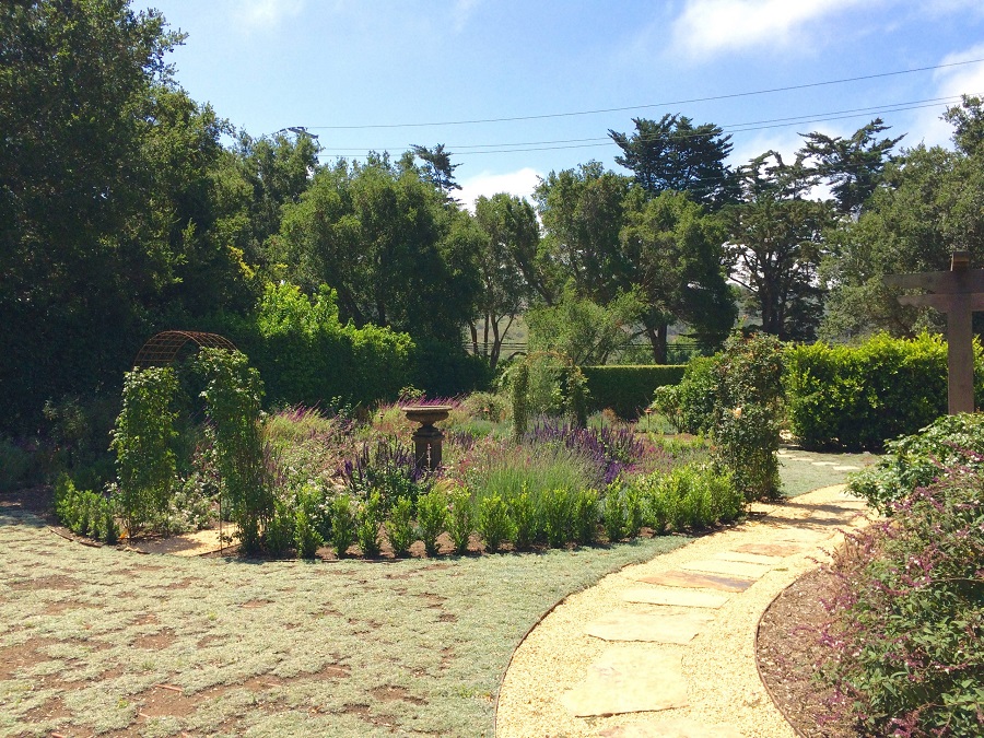 Che aspetto ha un giardino francese?