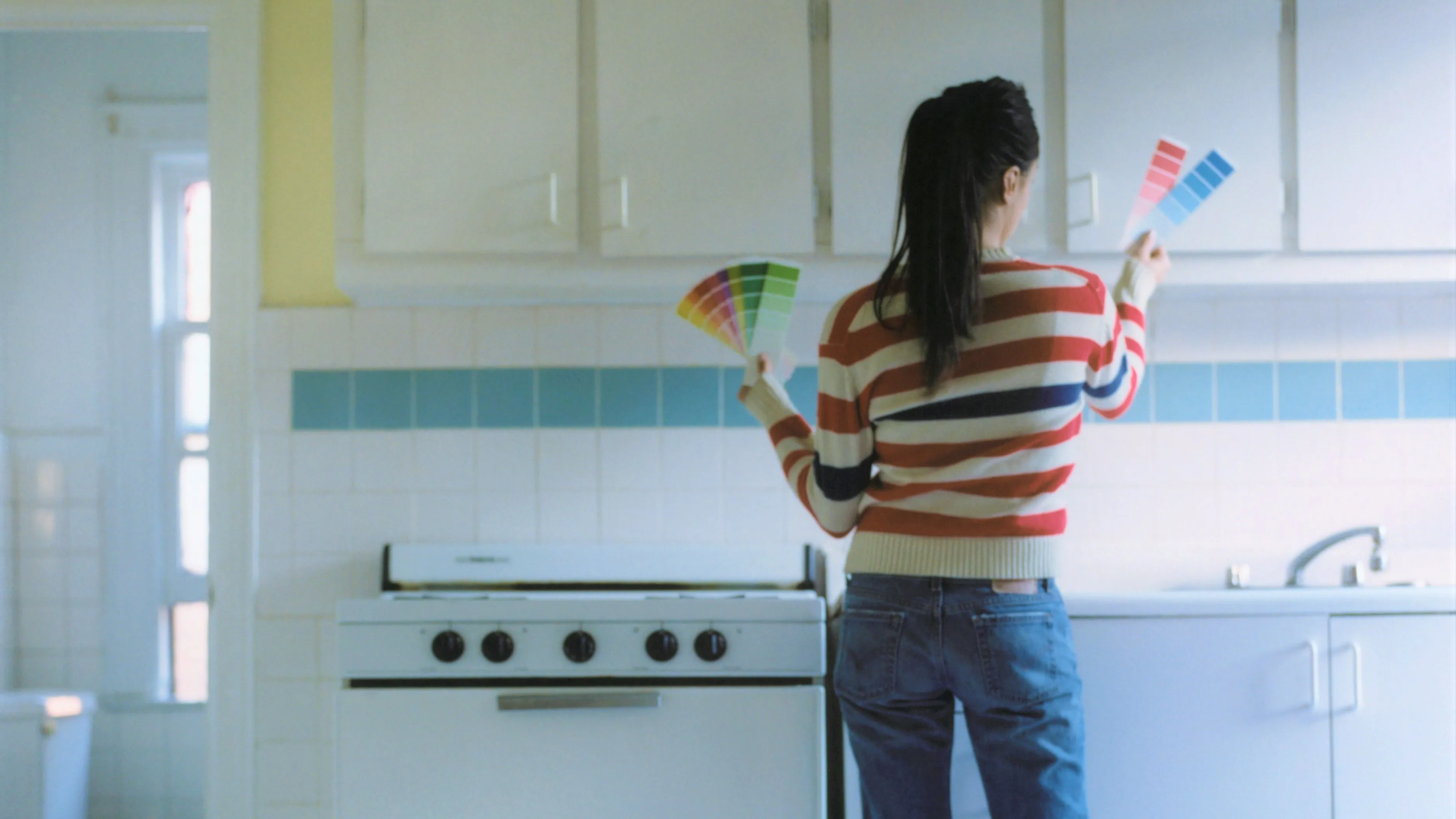 Come restaurare i vecchi mobili in cucina?