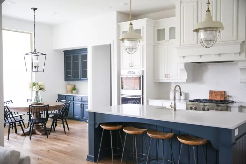 A country kitchen with color blue