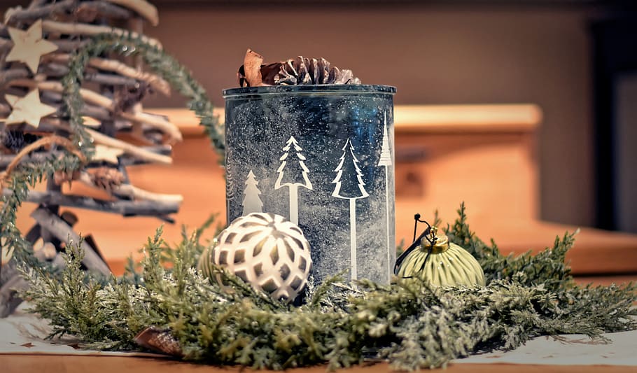 Christmas table - black candles