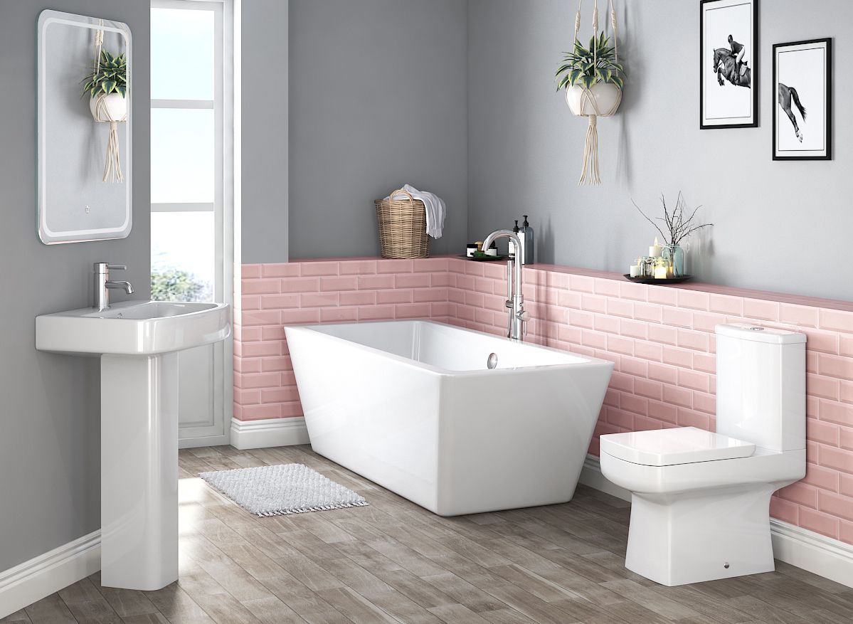 Baño gris con azulejos rosas