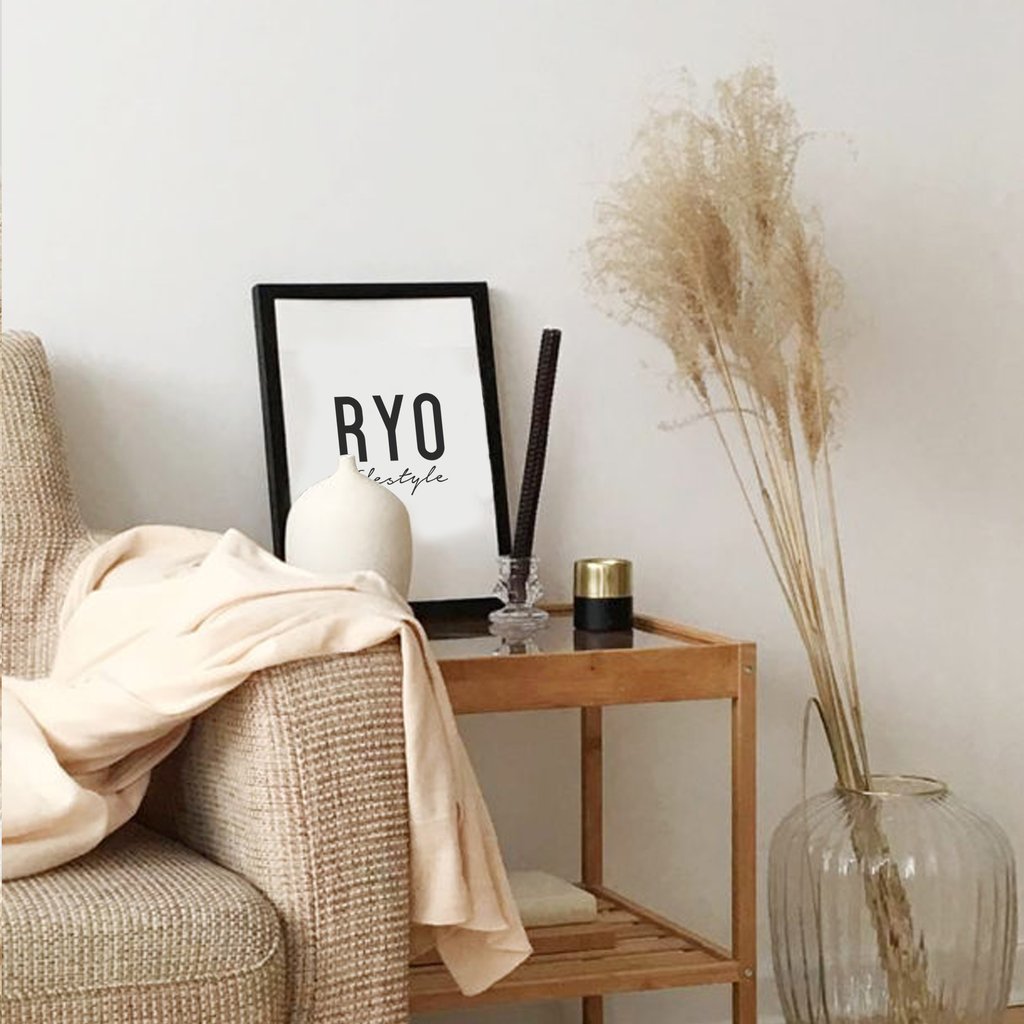 Minimalist living room decor - pampas grass