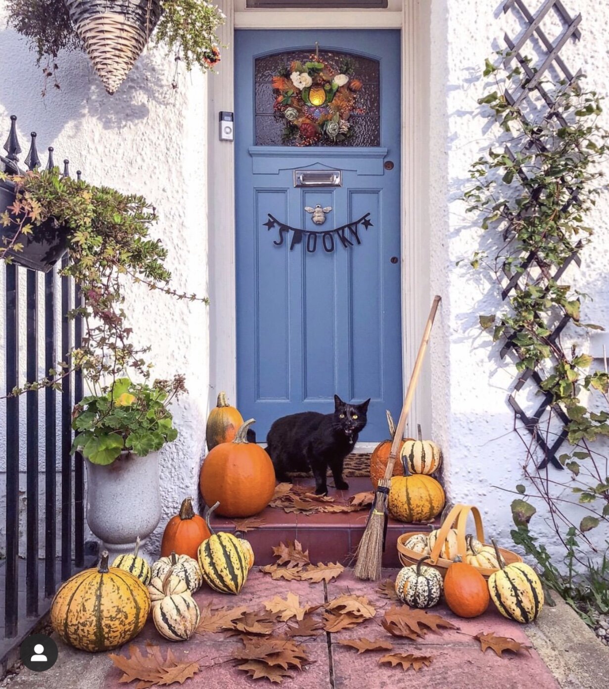 Un'entrata misteriosa - divertenti decorazioni di Halloween