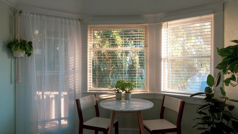 Kitchen curtains ideas - a new look at the old concept