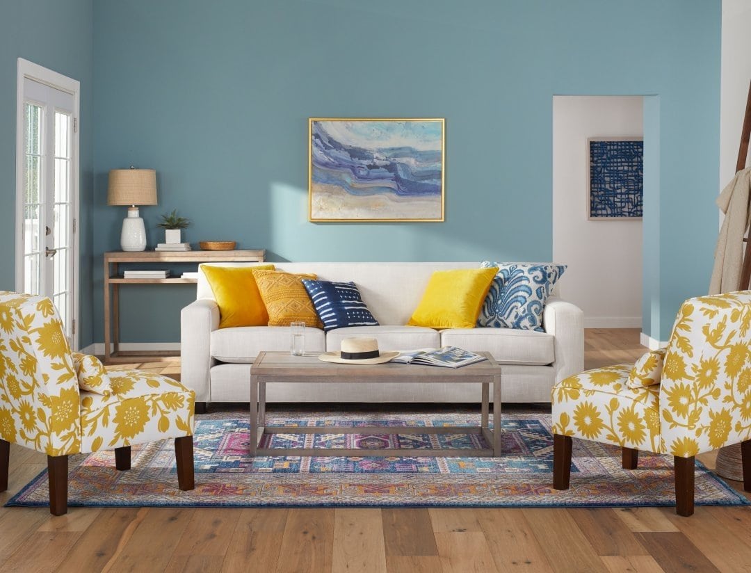 Colores populares para el salón: amarillo y azul